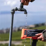 Oranžové vodotěsné pouzdro na telefon – Zulupack® Phone Pocket – IP68 do hloubky 3 m