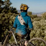 Šedá vodotěsná ledvinka 0,5 L – IP67, kompaktní a odolná, ideální na pláž, turistiku a cyklistiku – Zulupack® Froggy