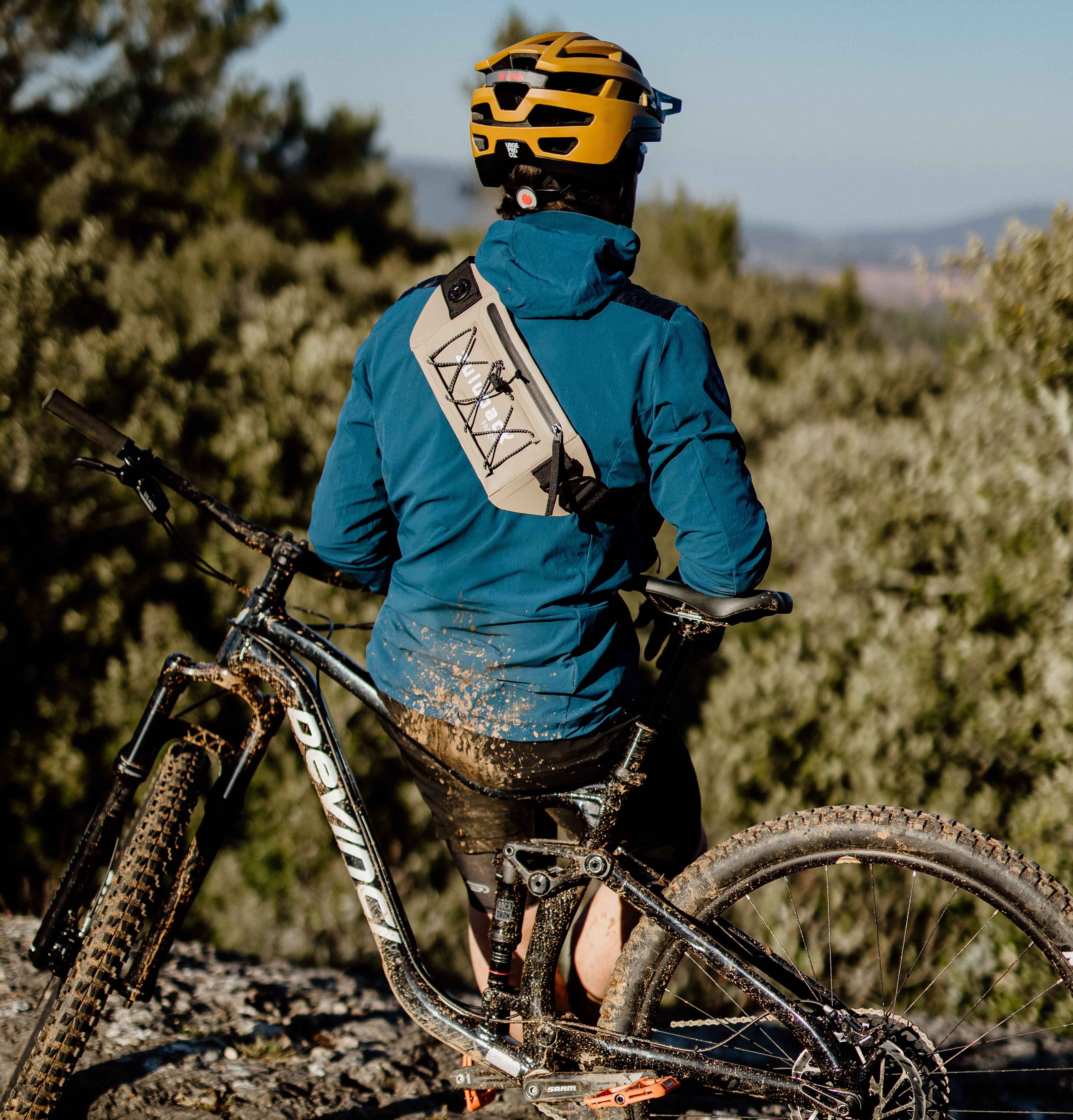 Zulupack-Froggy-grey-06-bike-01.jpg
